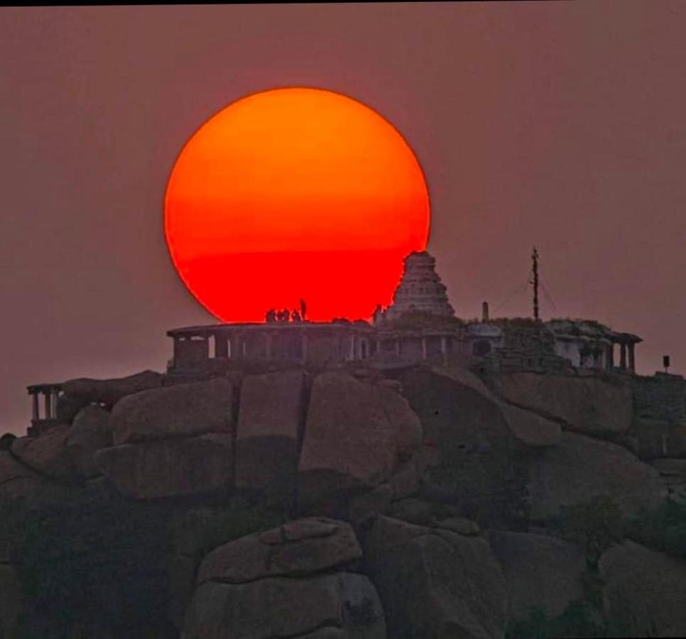 Vicky'S Home Stay Hampi Εξωτερικό φωτογραφία